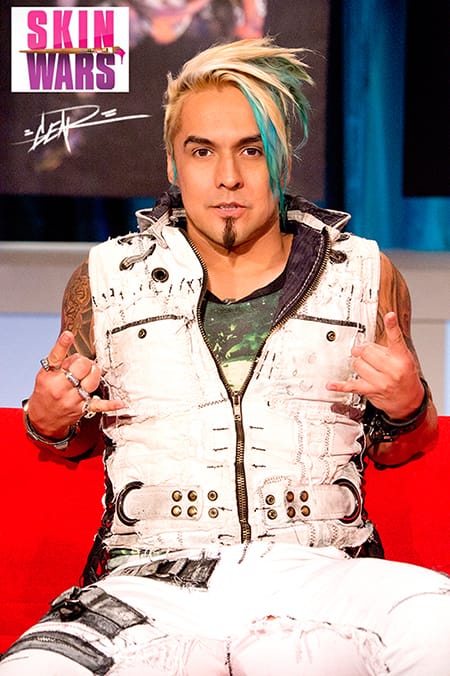 SKIN WARS GEAR DOING DIGITAL ART DEMO